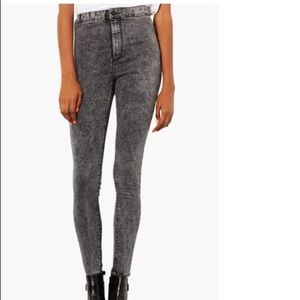 Topshop Skinny Jeans in Black Acid Wash